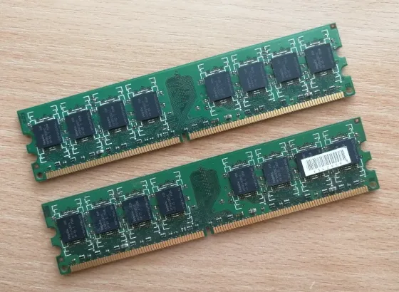 DDR-2 hynix 1GB 2Rx8 PC2-6400U-555-12 / 2 шт Краснодар