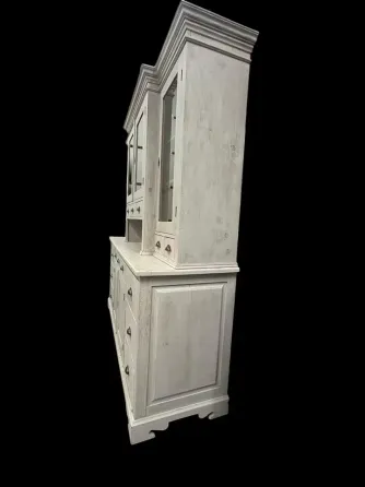 Антикварный шкаф‑витрина в стиле кантри Калининград