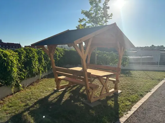 Массивная садовая мебель с навесом для дачи и террасы Калининград