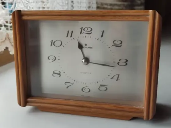 Винтажные настольные часы Junghans Stiluhr 364/6029, дуб, 1983 год Севастополь