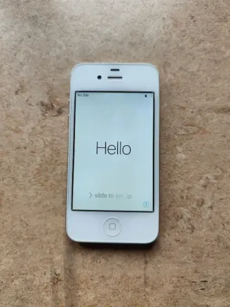 Телефон iPhone 4S, 8 ГБ Калининград