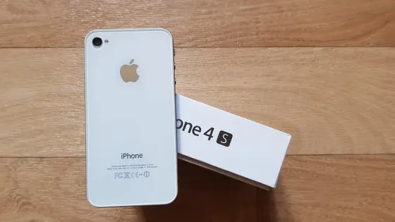 Телефон iPhone 4S, 8 ГБ Калининград
