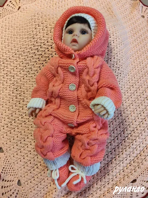 Вязаный комбинезон для новорожденного 0-3 мес. с шапочкой и пинетками Москва - изображение 1