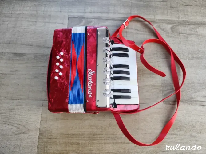 Аккордеон детский Startone красный – 17 клавиш, 8 басов Ялта - изображение 2