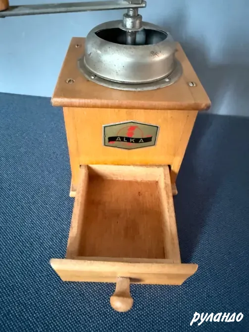 Винтажная кофемолка ручная из дерева Калининград - изображение 2