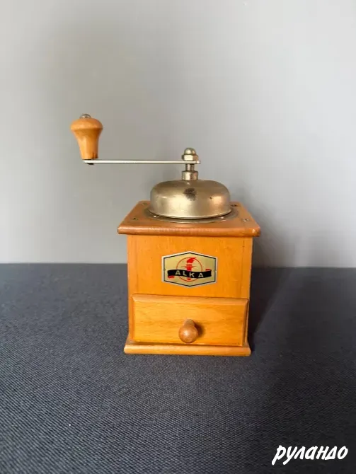 Винтажная кофемолка ручная из дерева Калининград - изображение 1