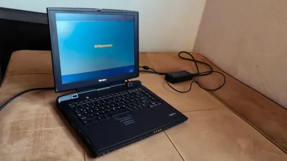 Ноутбук Toshiba Satellite Pro винтажный рабочий с зарядкой Владивосток