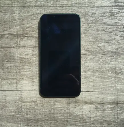 IPhone 13 128 GB, зелёный, с дефектом экрана SIM + eSIM Калининград