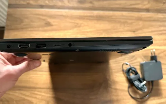 Asus VivoBook 14, i3, 8/512 GB Севастополь