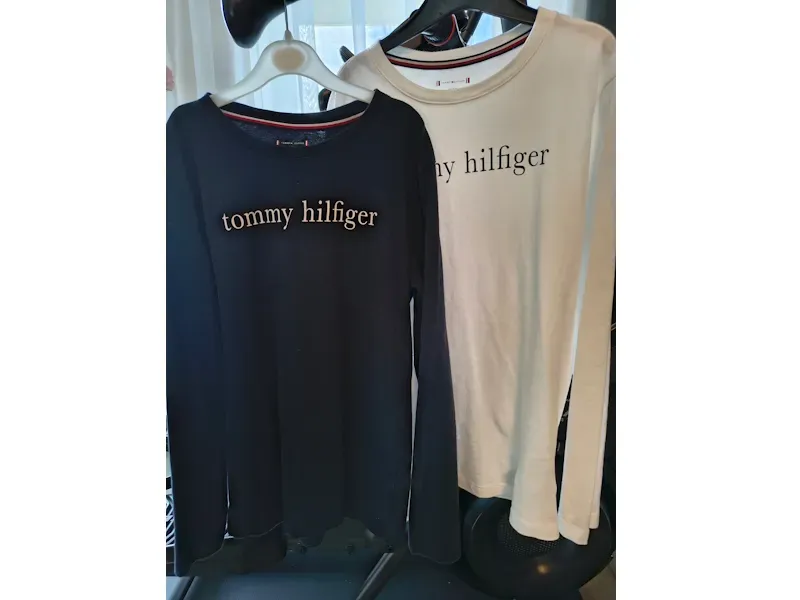 Tommy Hilfiger, 2 футболки с длинным рукавом для мальчика Калининград - изображение 1