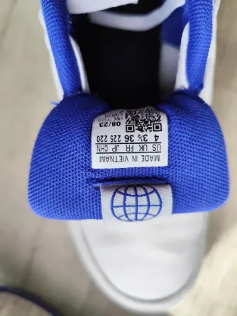 Детские кроссовки Adidas, размер 36 — белые, отличное состояние Калининград