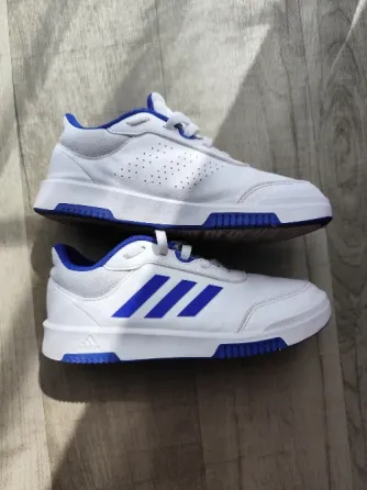 Детские кроссовки Adidas, размер 36 — белые, отличное состояние Калининград
