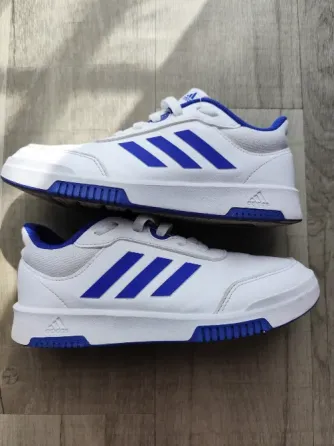 Детские кроссовки Adidas, размер 36 — белые, отличное состояние Калининград