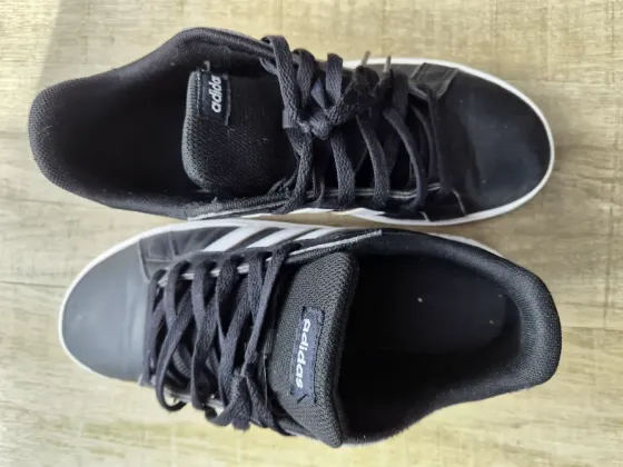Adidas кроссовки для подростка, размер 40 Севастополь