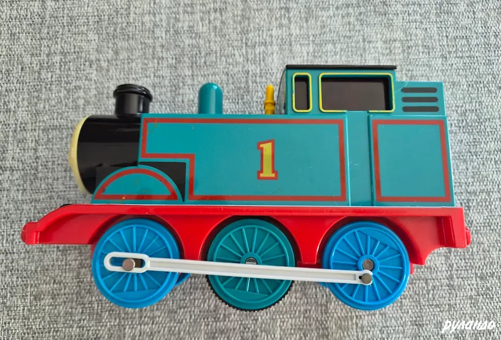 Винтажный игрушечный локомотив Hornby Thomas Севастополь - изображение 1
