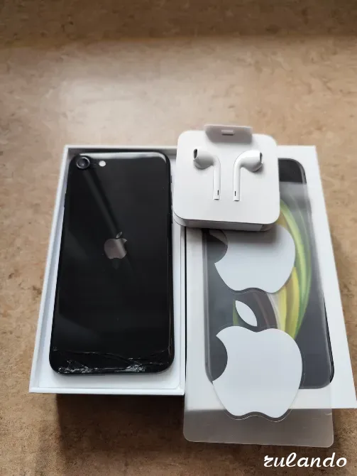 Apple iPhone SE (2020) 64Gb чёрный Калининград - изображение 4