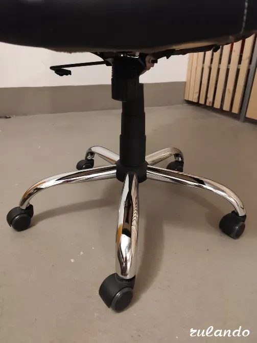 Компьютерный стул из кожзама цвет черный Калининград - изображение 3